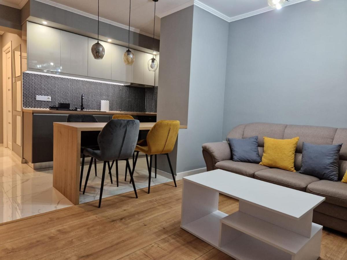 Peaceful&Central Apartment With Garden Târgu-Mureş Exterior foto